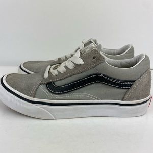 Vans Off the Wall low top shoes.